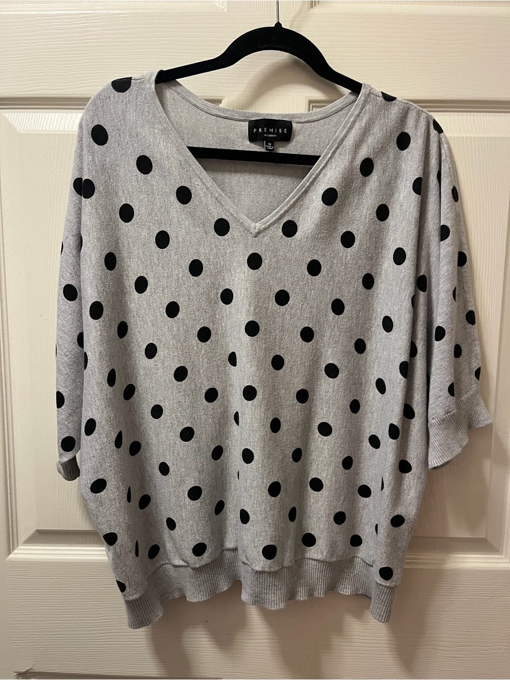 Premise Woman 1X Gray Black Polka Dot V Neck Sweater Dolman Sleeve Plus Size